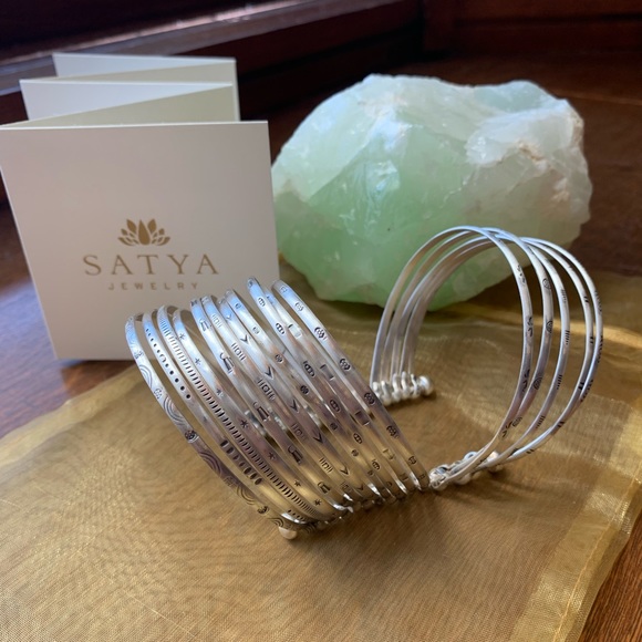 NEW Satya Sterling Silver Large Bangle Bracelet Cuff “Something Special” $349 - Picture 5 of 16